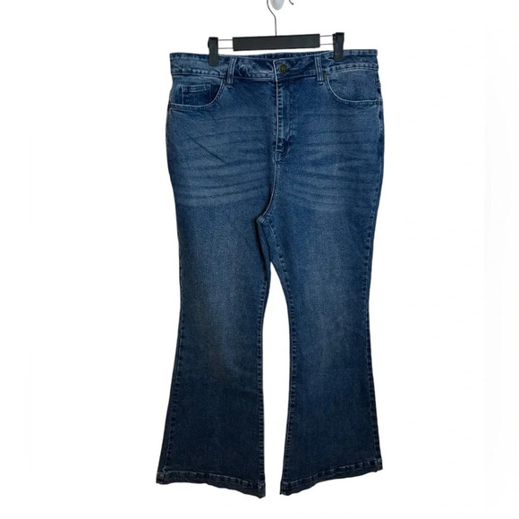 Nwt Forever 21+ High Waisted Flare Jeans - Picture 1 of 4